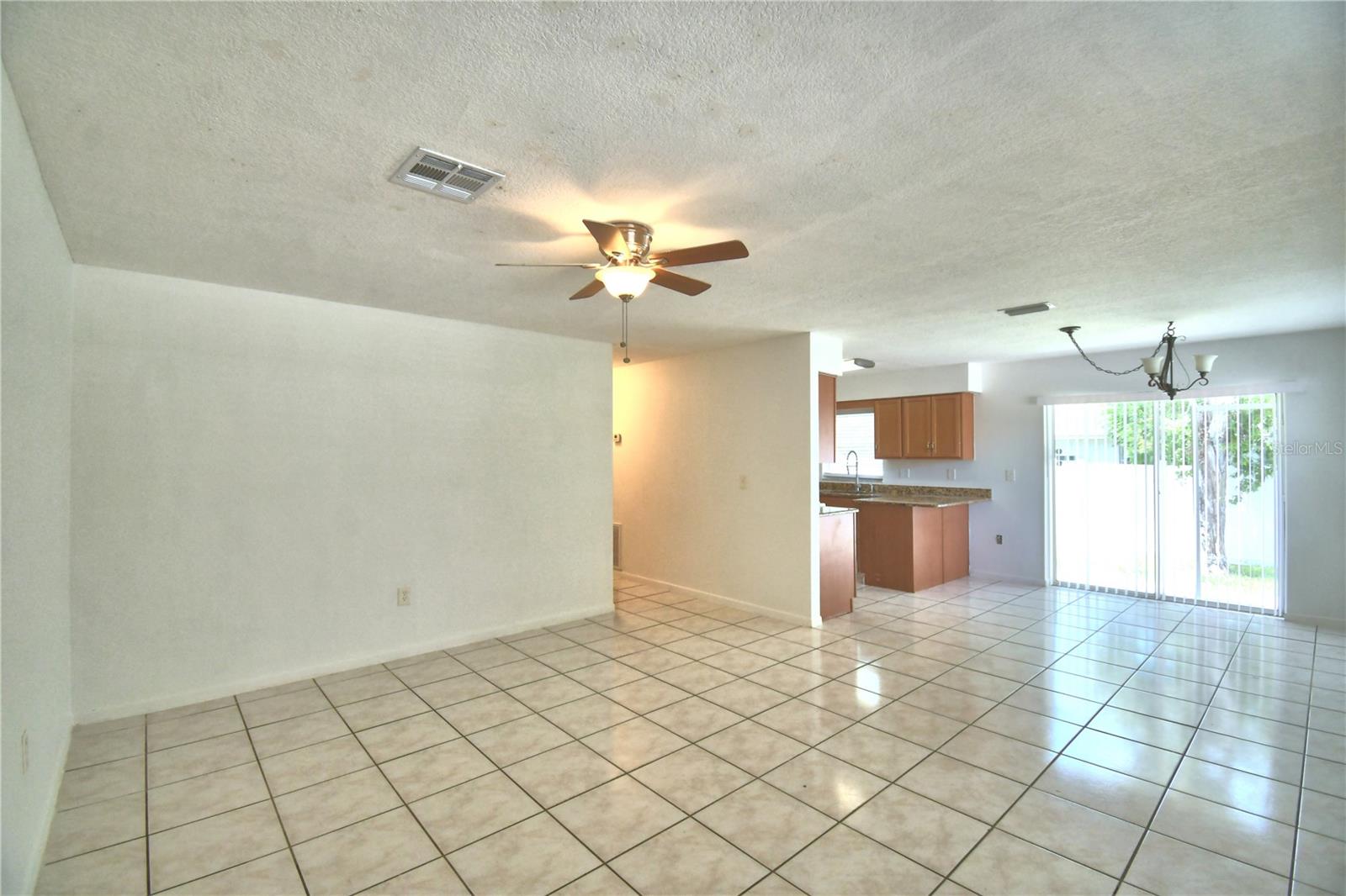 914 Grape Ave Property Photo 5