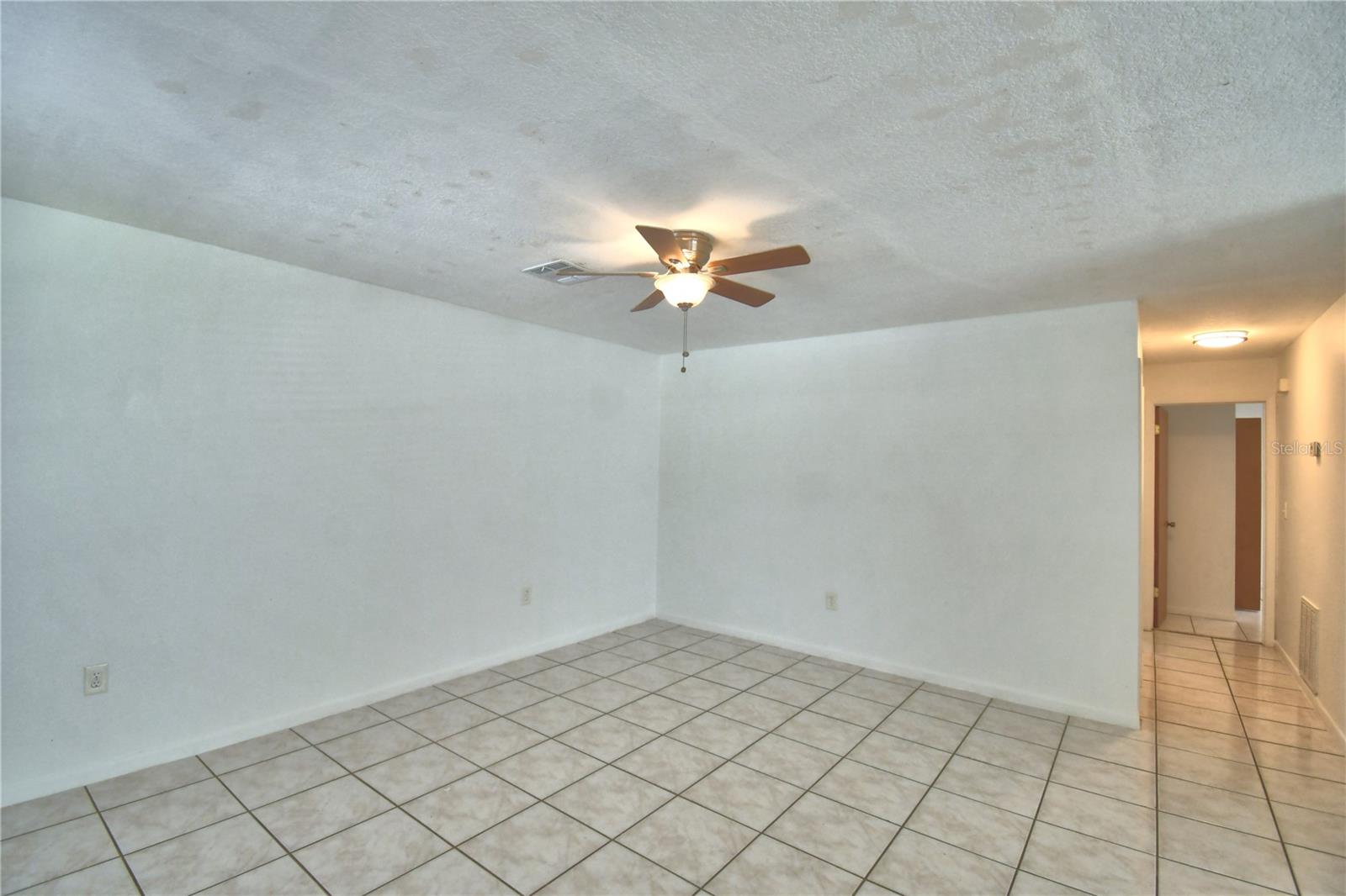 914 Grape Ave Property Photo 6