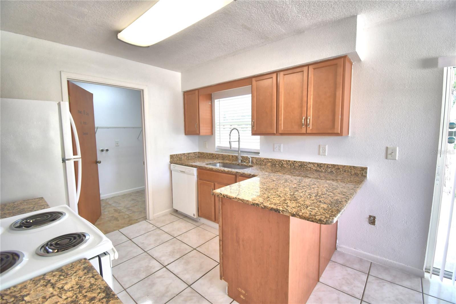 914 Grape Ave Property Photo 11