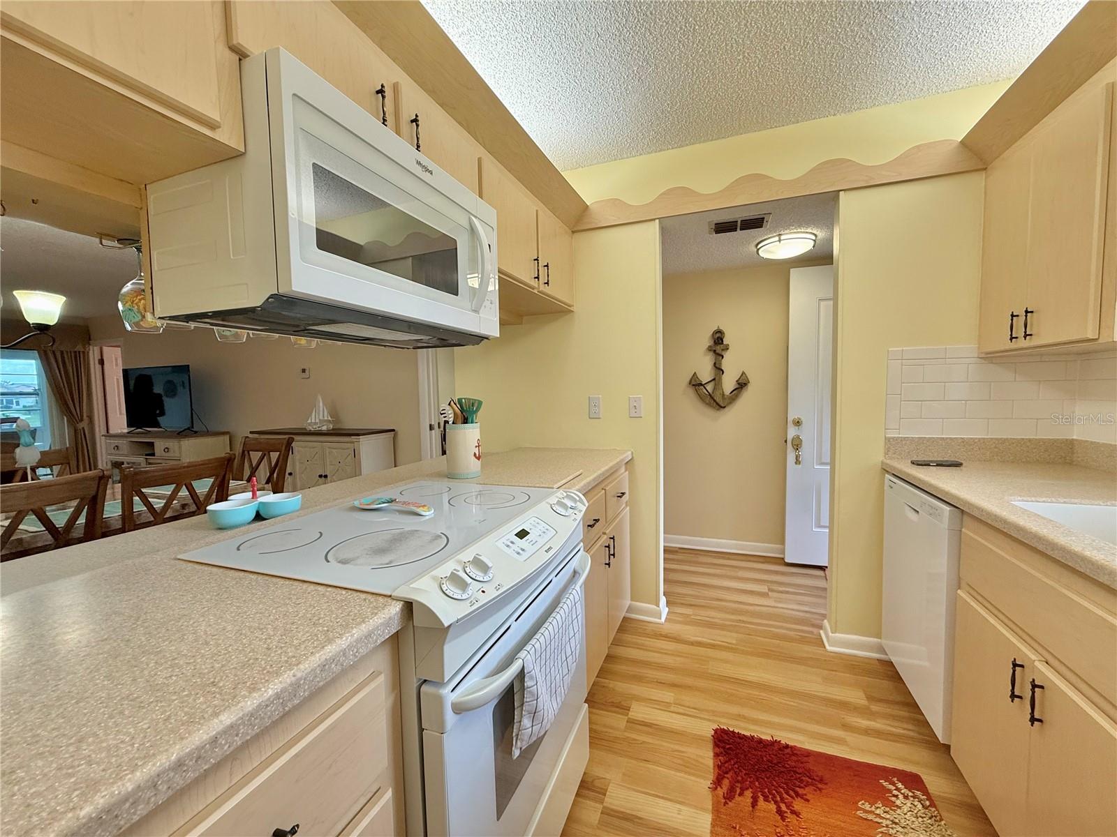 4827 Cadagua Dr Property Photo 7