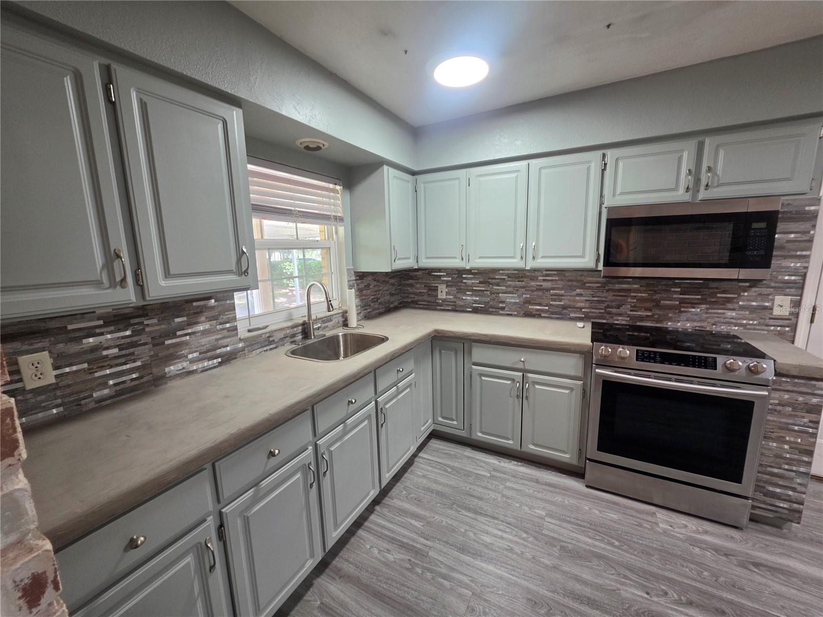 4414 Bonnet Lake Dr Property Photo 6