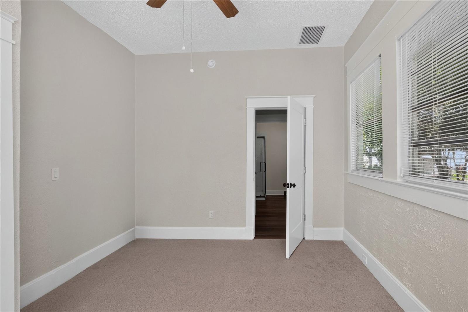 770 E Lemon St Property Photo 27