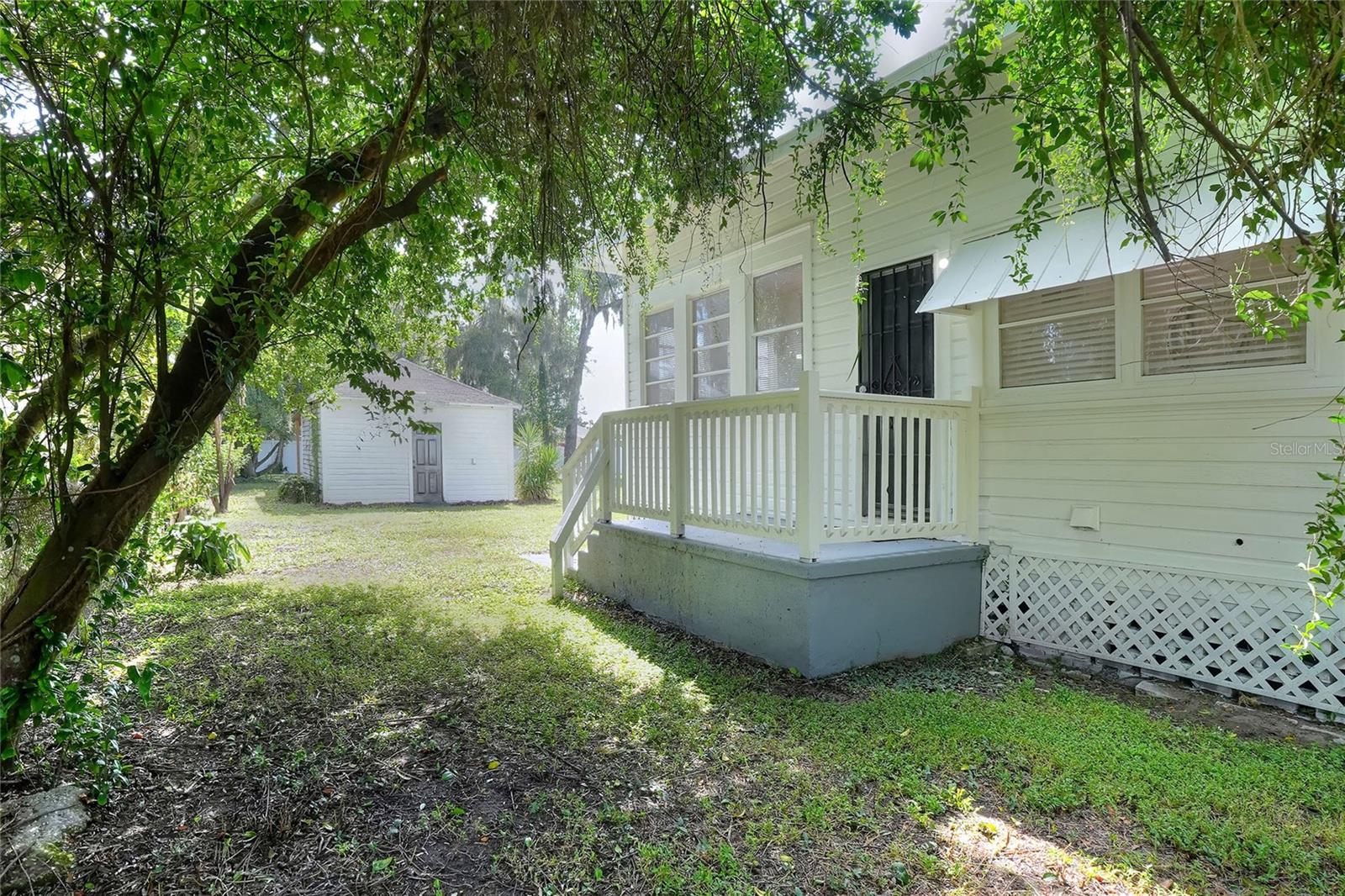 770 E Lemon St Property Photo 34