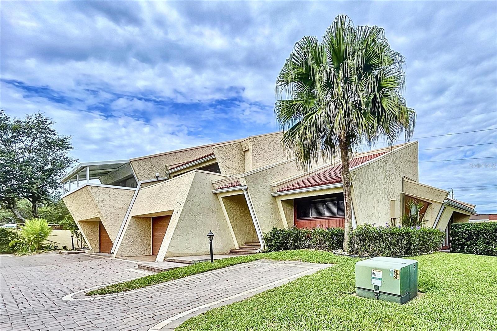 2 Casarena Ct Property Photo