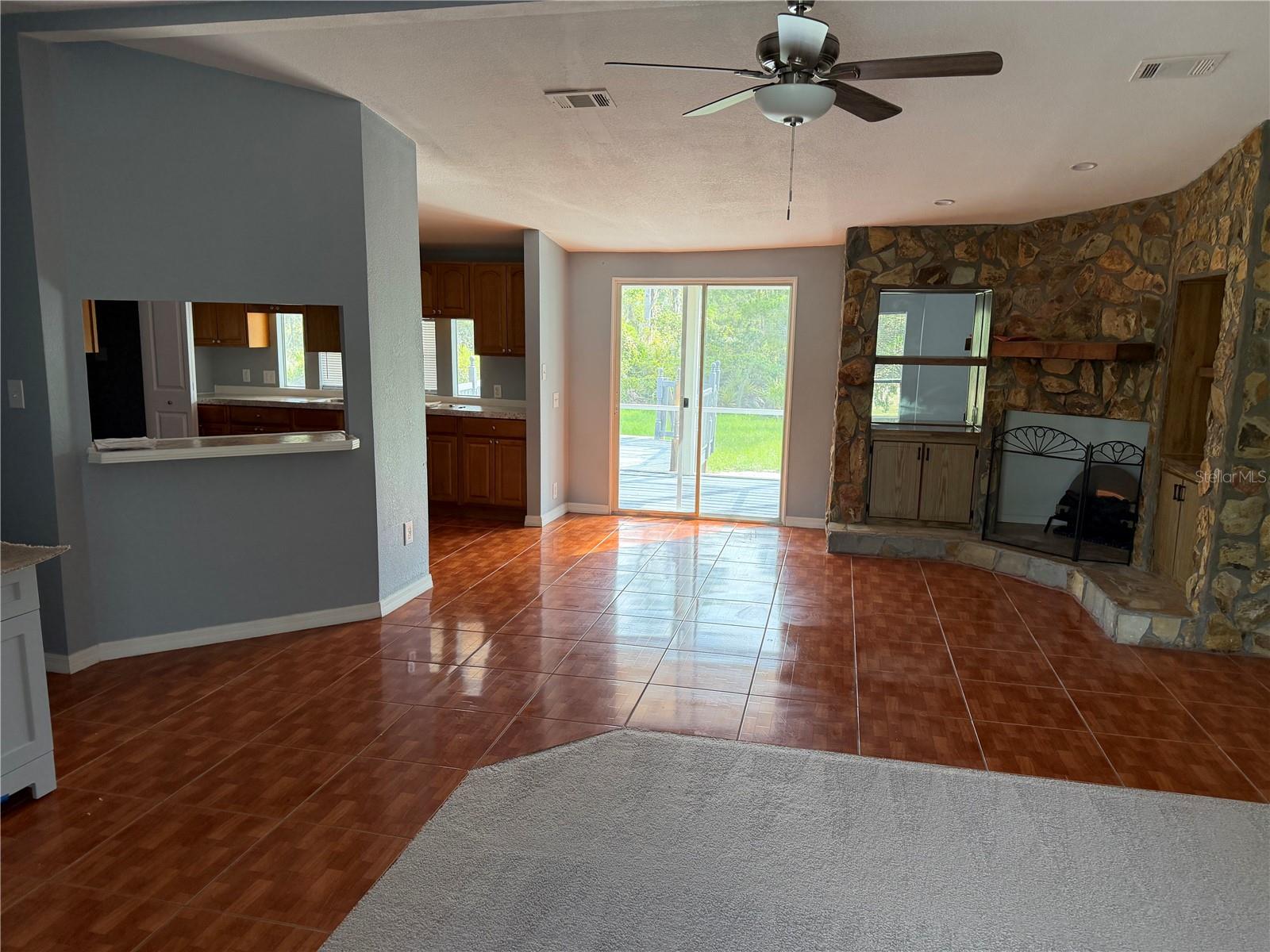 6 Sugar Pine Loop Property Photo 3