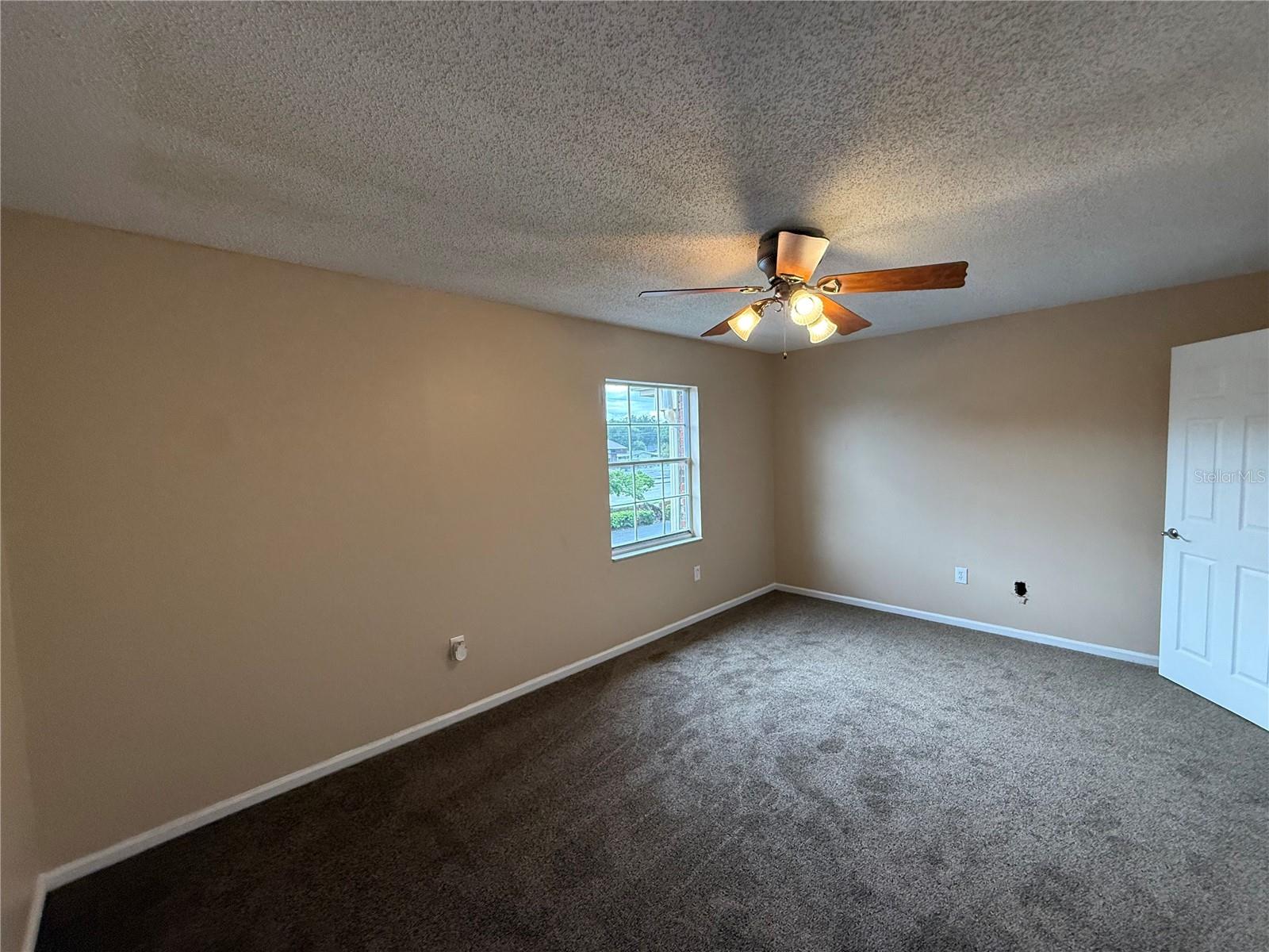 1920 E Edgewood Dr #n8 Property Photo 10