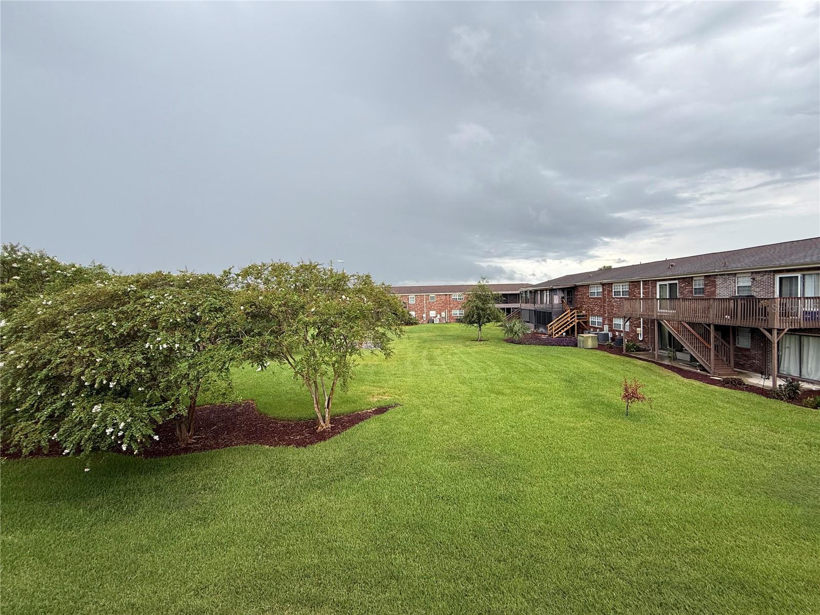 1920 E Edgewood Dr #n8 Property Photo 14