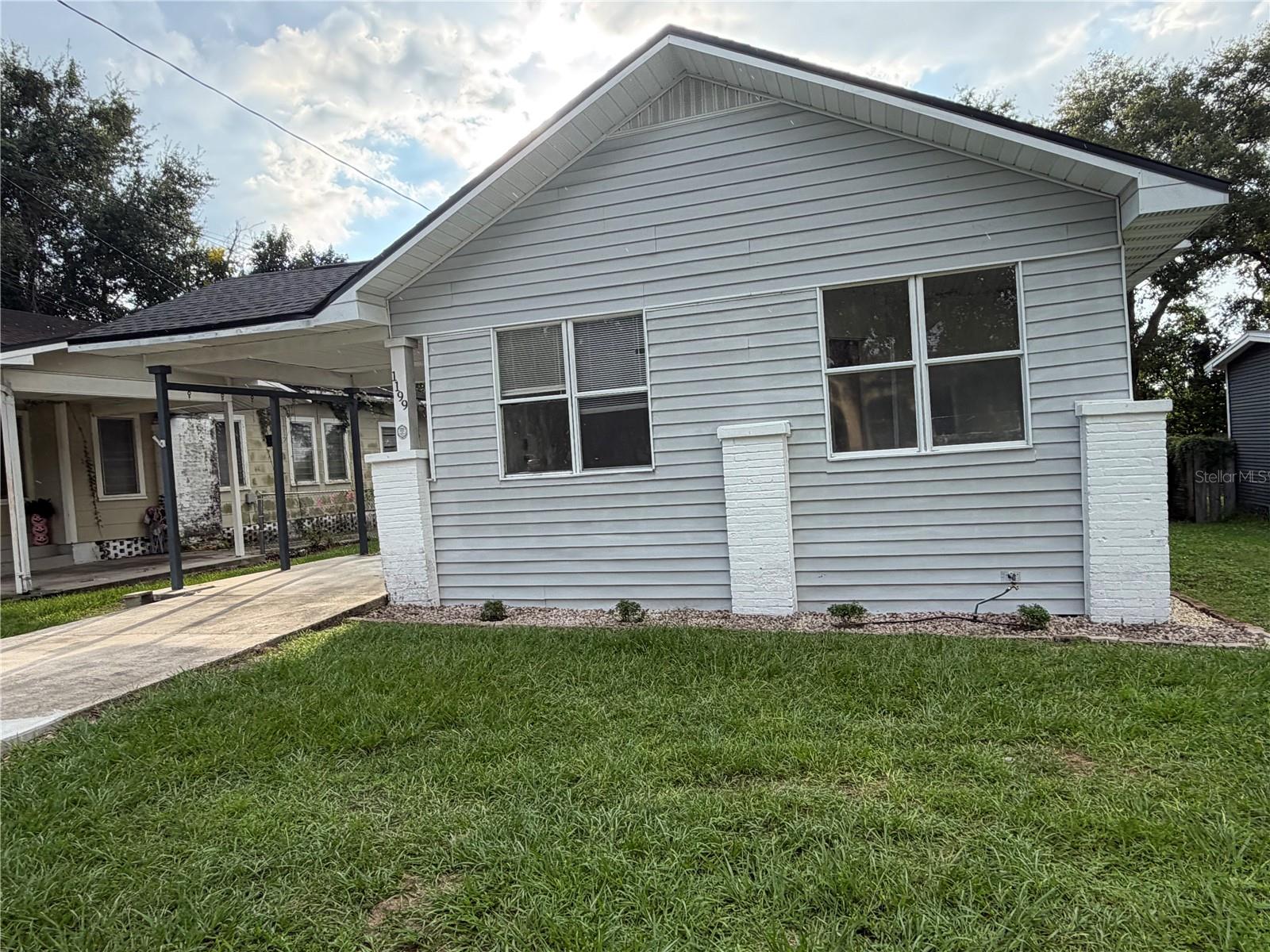 1199 KING AVE Property Photo 1