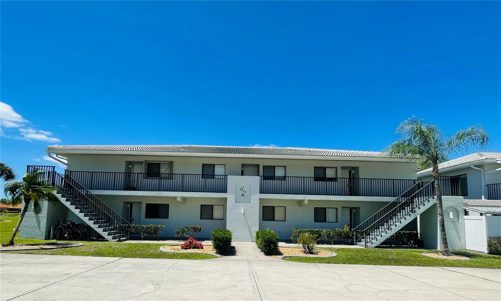 1211 SAXONY CIR #A-1 Property Photo 1