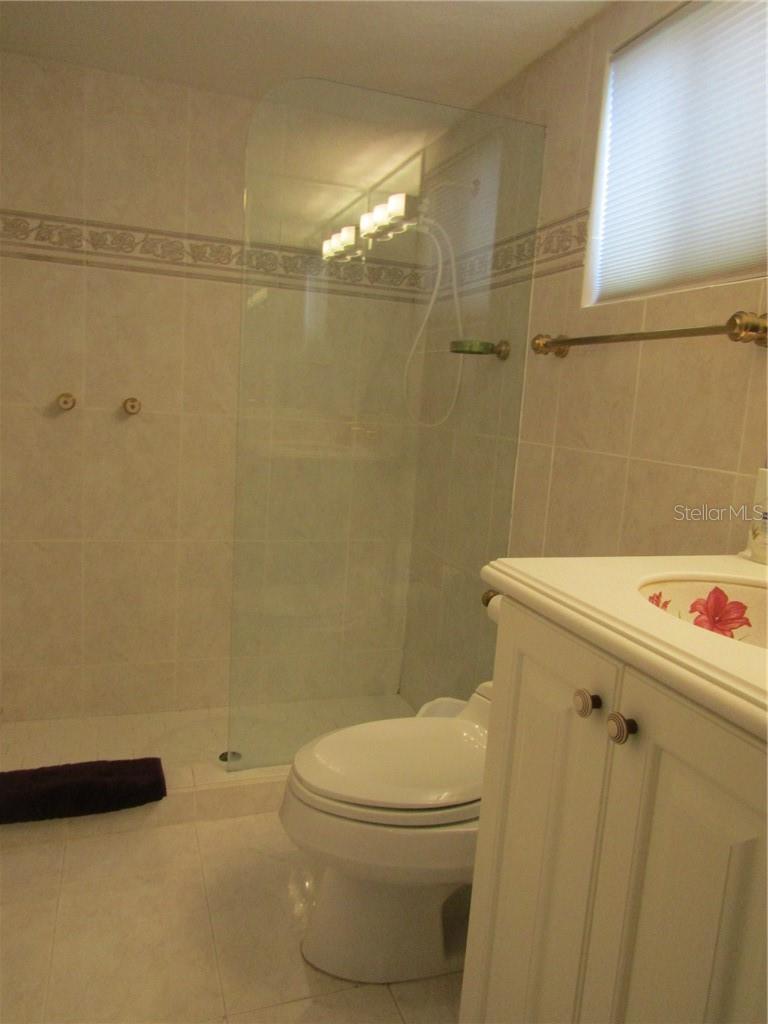 1211 Saxony Cir #a-1 Property Photo 6