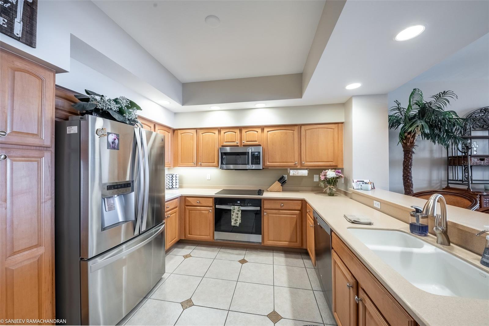 3313 Sunset Key Cir #403 Property Photo 8