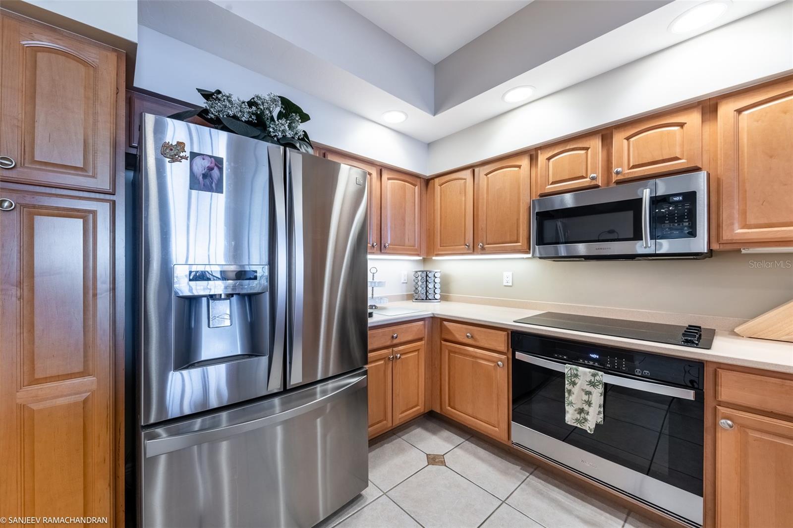 3313 Sunset Key Cir #403 Property Photo 9