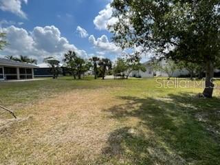 310 W Henry St Property Photo 15