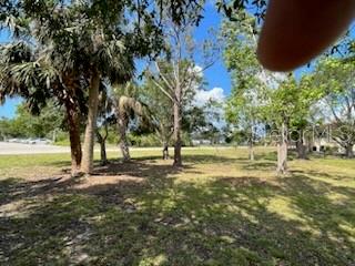 310 W Henry St Property Photo 18
