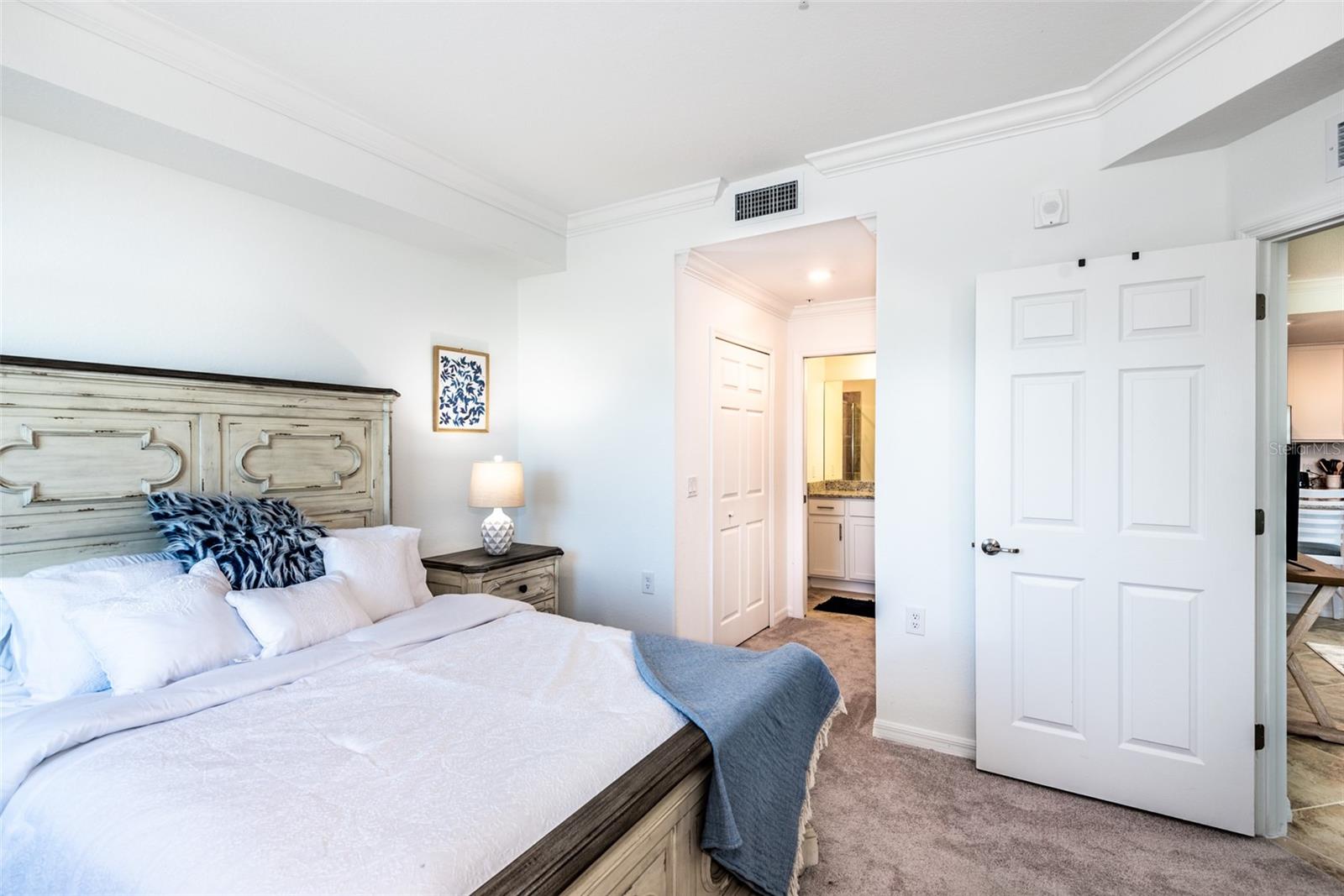14051 Heritage Landing Blvd #511 Property Photo 25