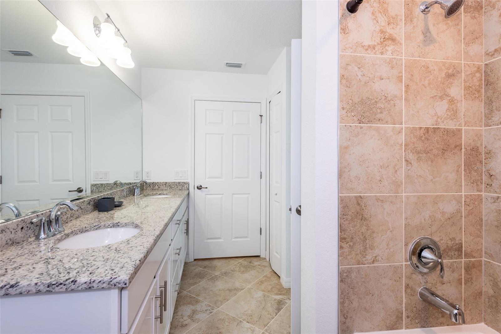 14051 Heritage Landing Blvd #511 Property Photo 43
