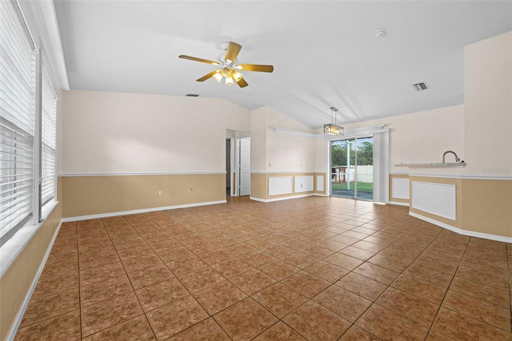 1340 Papillon St Property Photo 4