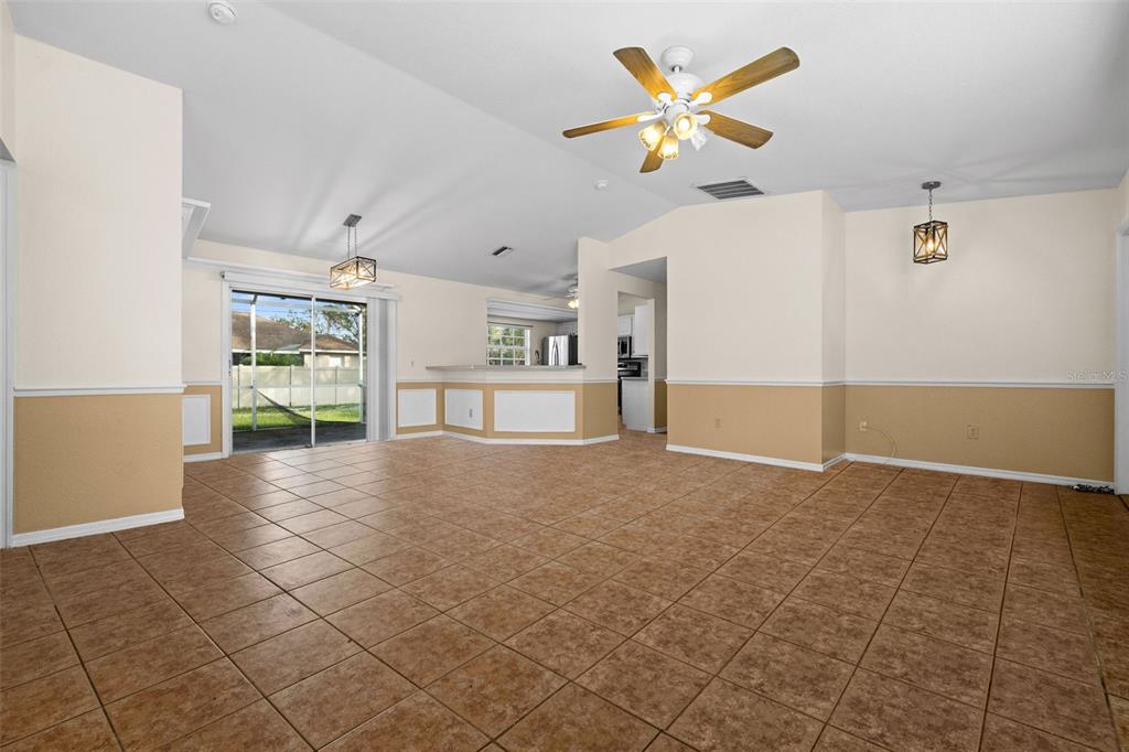 1340 Papillon St Property Photo 7