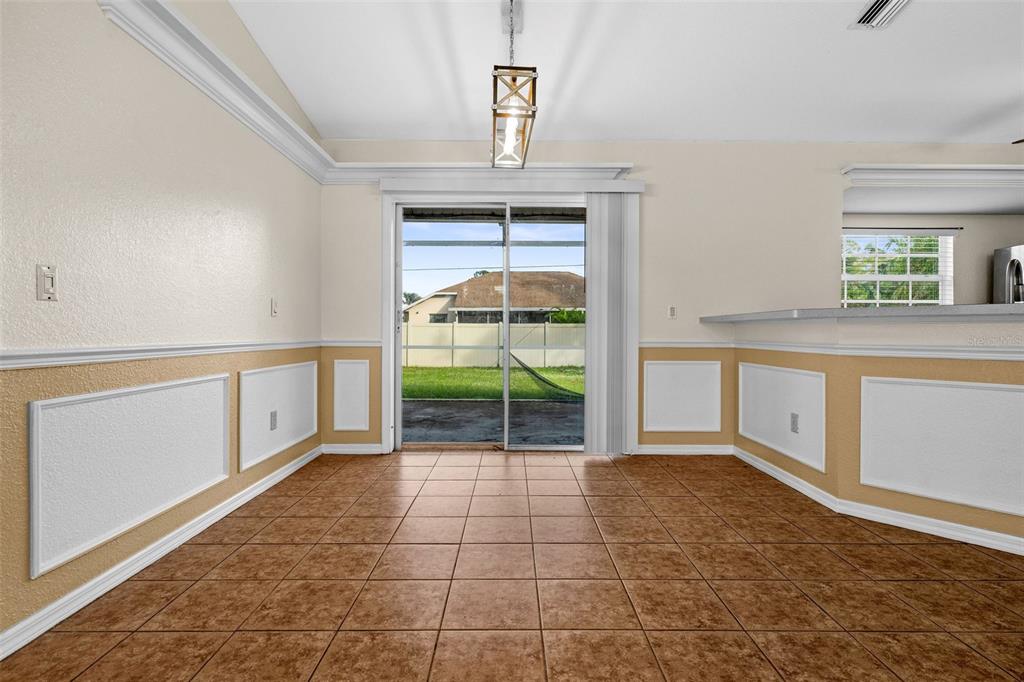 1340 Papillon St Property Photo 9