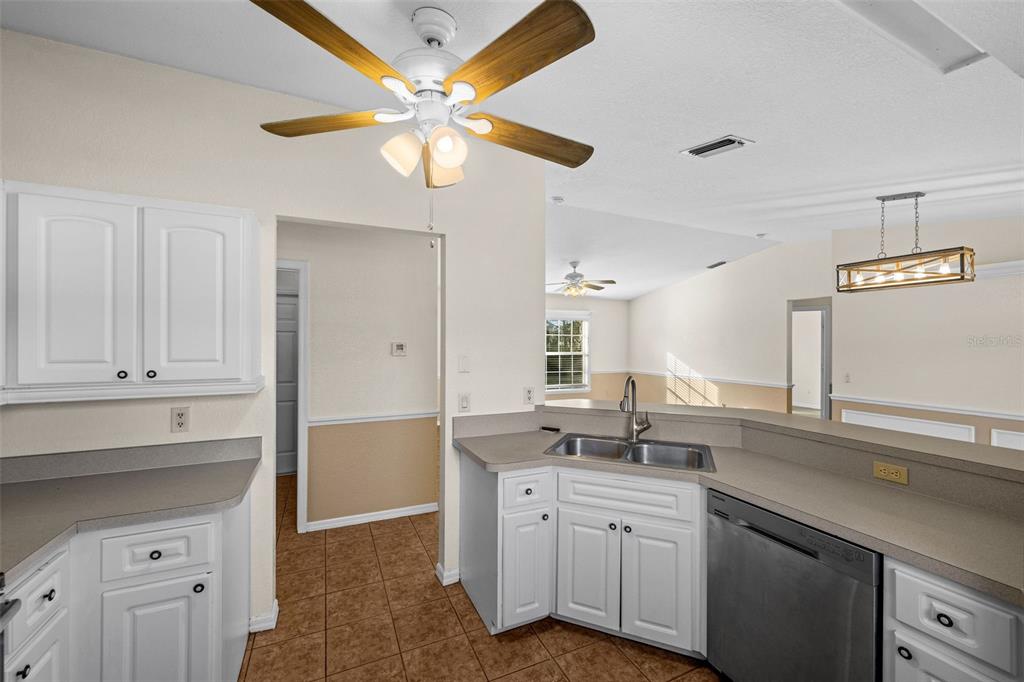 1340 Papillon St Property Photo 12