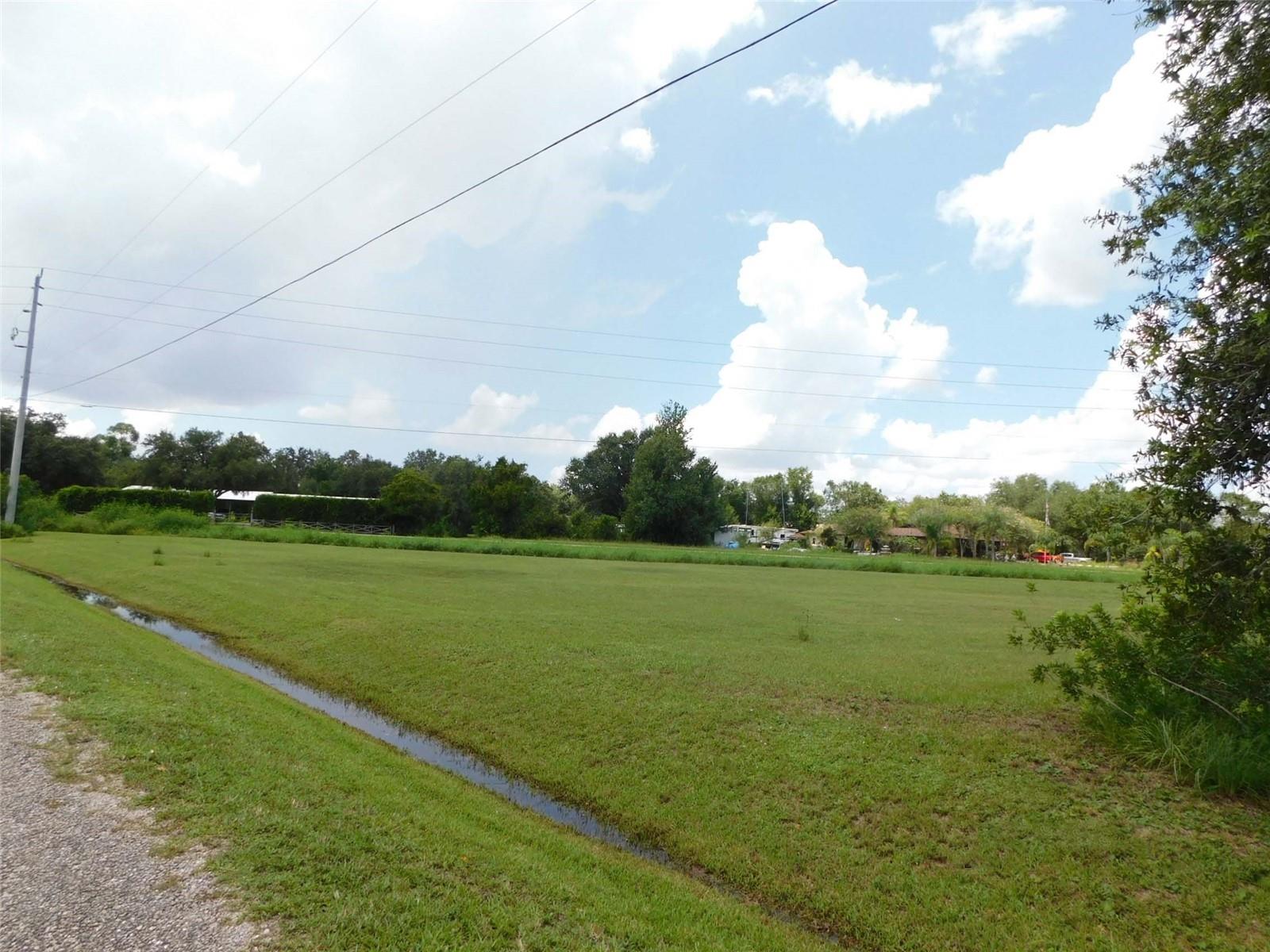 10099 Sw Kissimmee Rd Property Photo 2