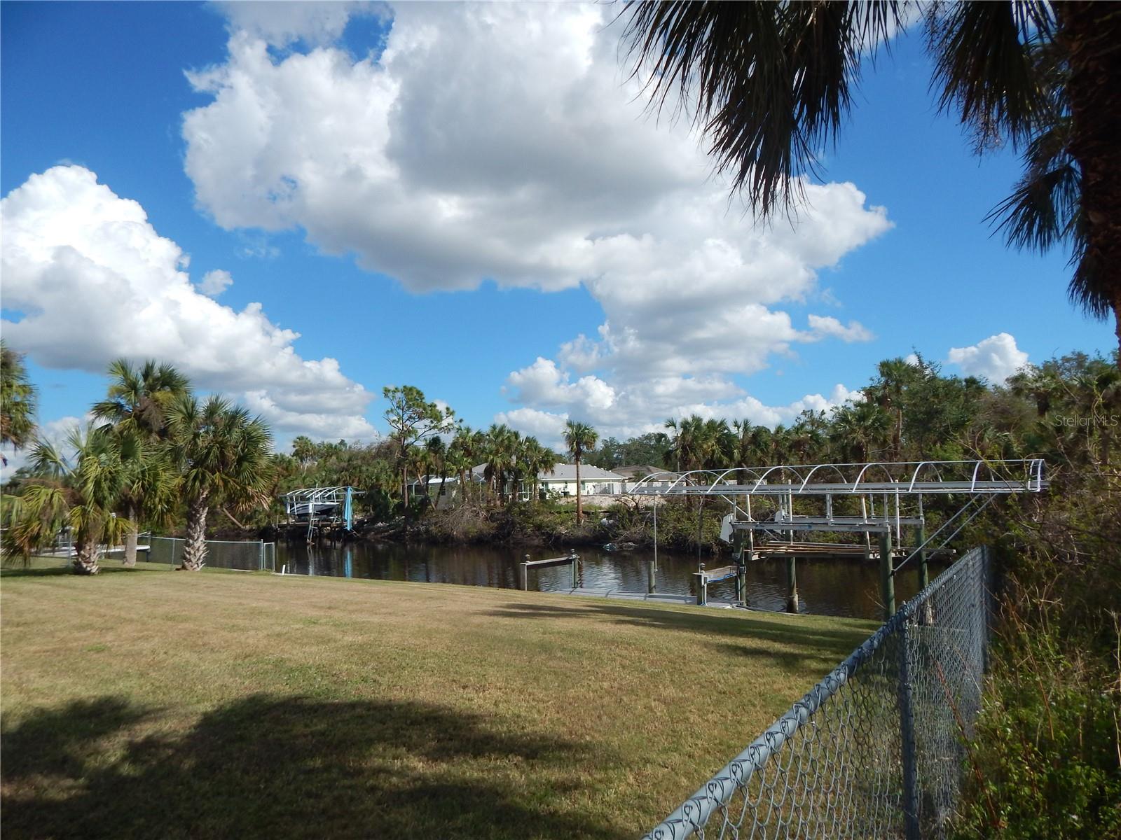 1292 Eppinger Dr Property Photo 8