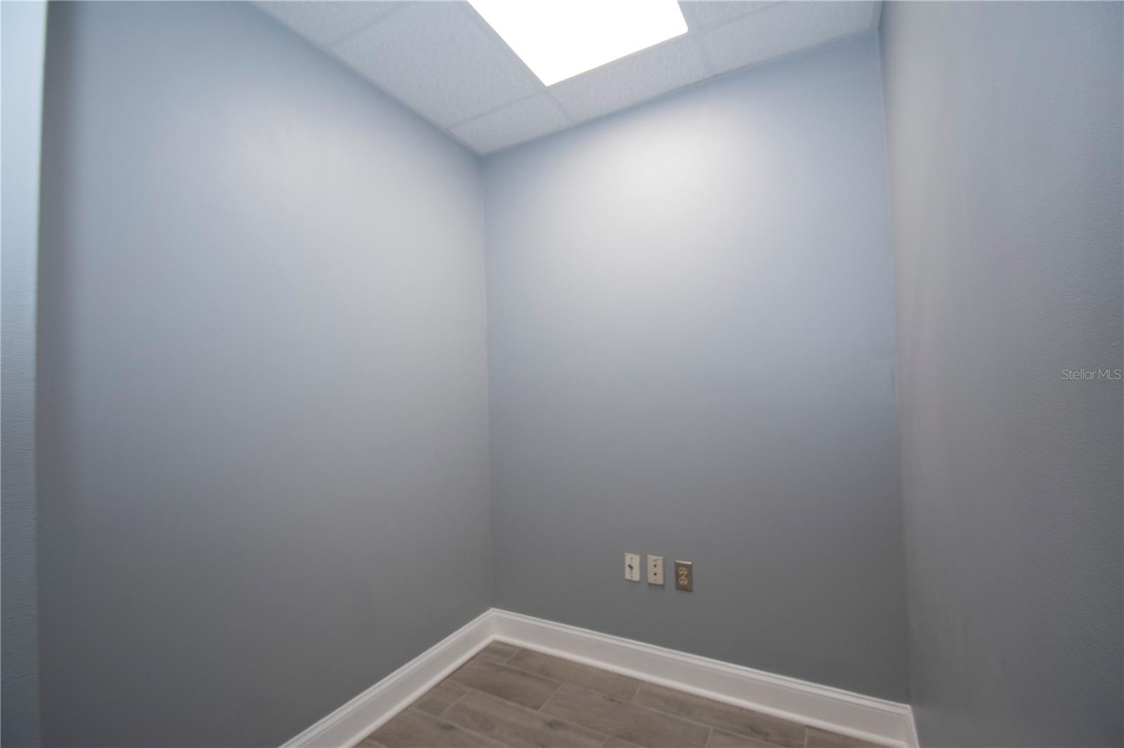 2400 Harbor Blvd #10 Property Photo 5