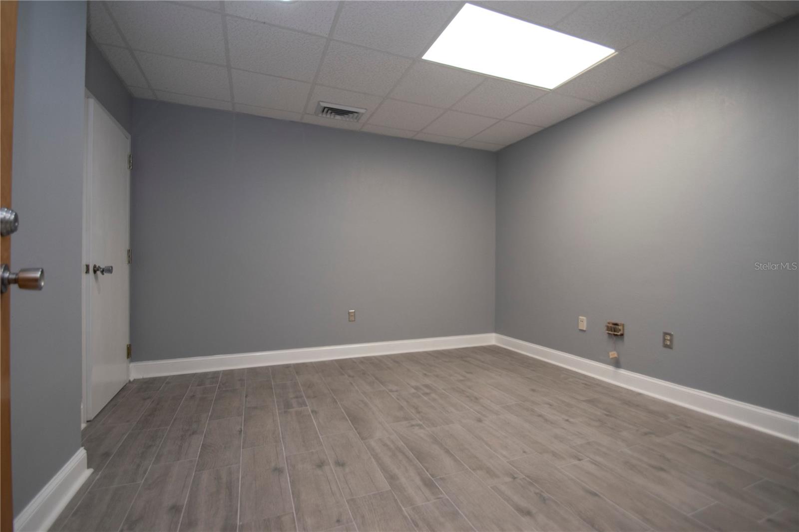 2400 Harbor Blvd #10 Property Photo 6