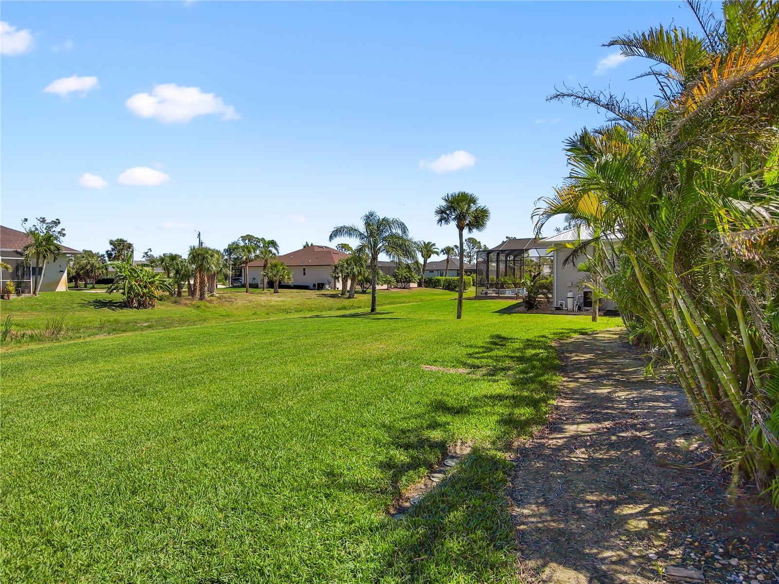 175 Rotonda Boulevard E Property Photo 37