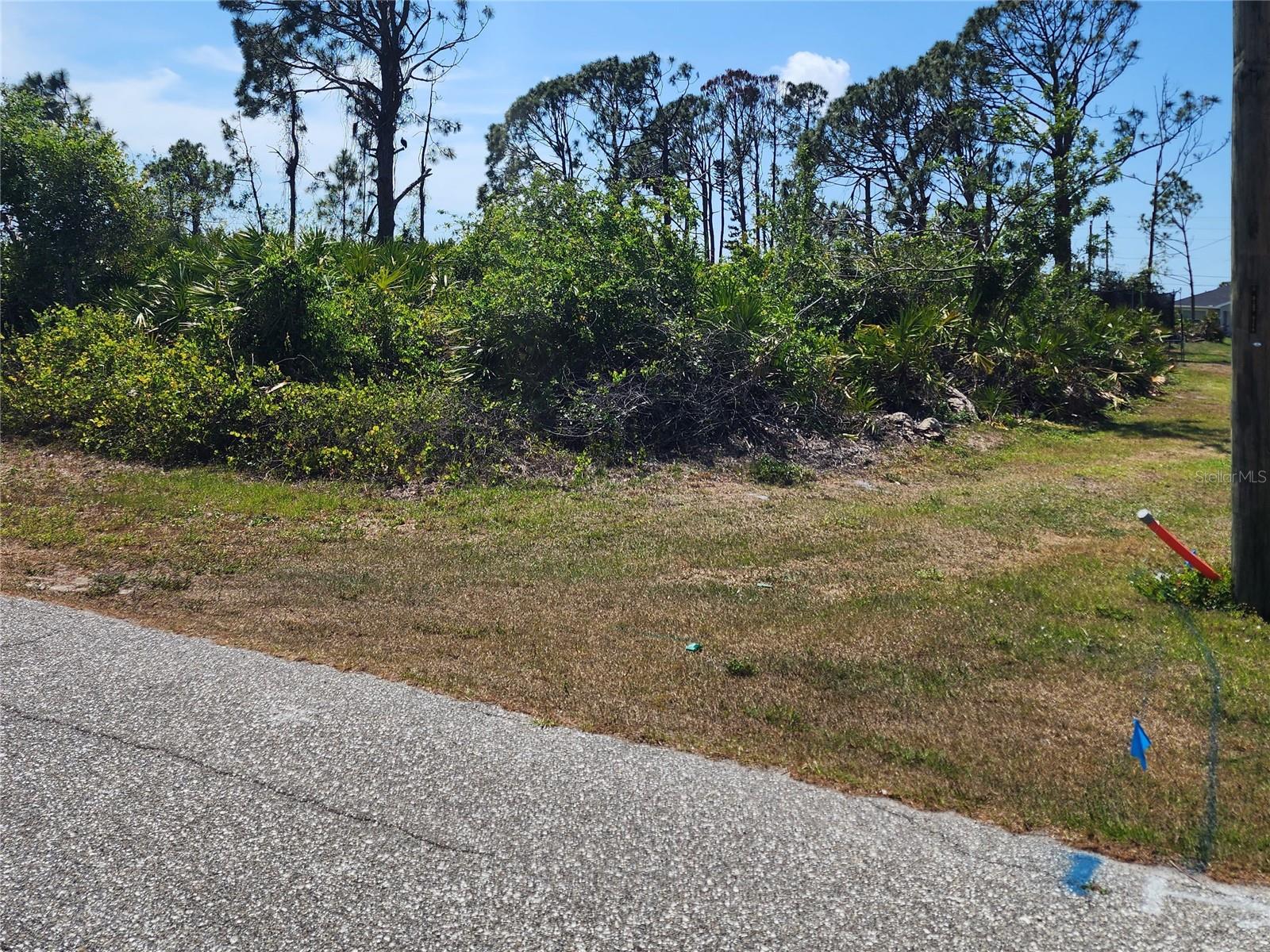 12282 Appleberg Cir Property Photo 3