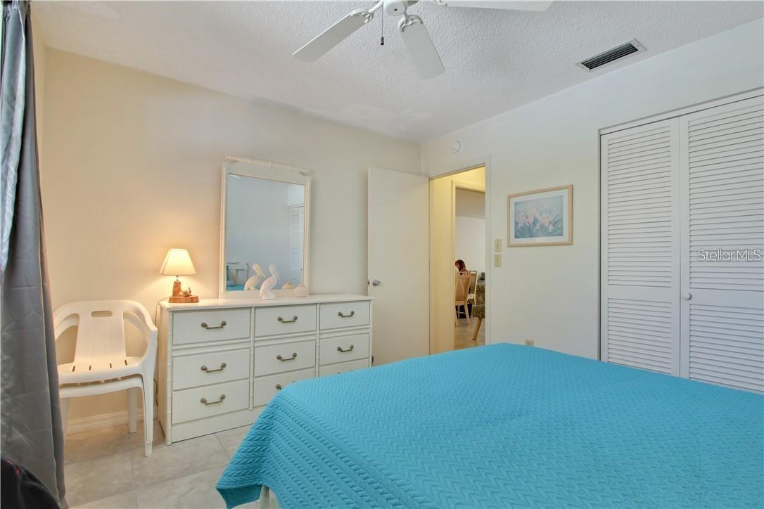 525 Parkdale #525 Property Photo 6
