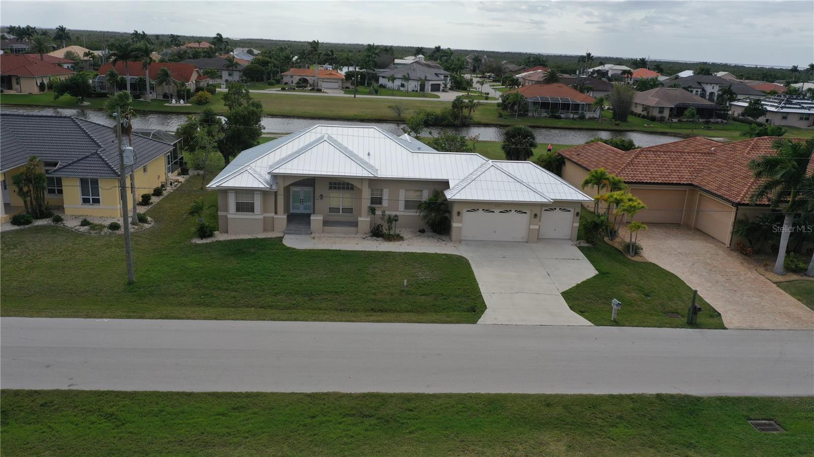 2325 Padre Island Dr Property Photo 3