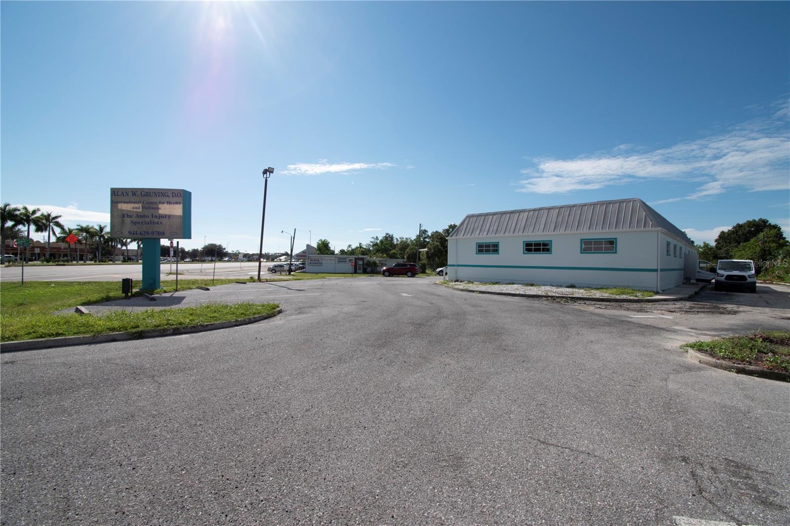 4535 Tamiami Trl Property Photo 3