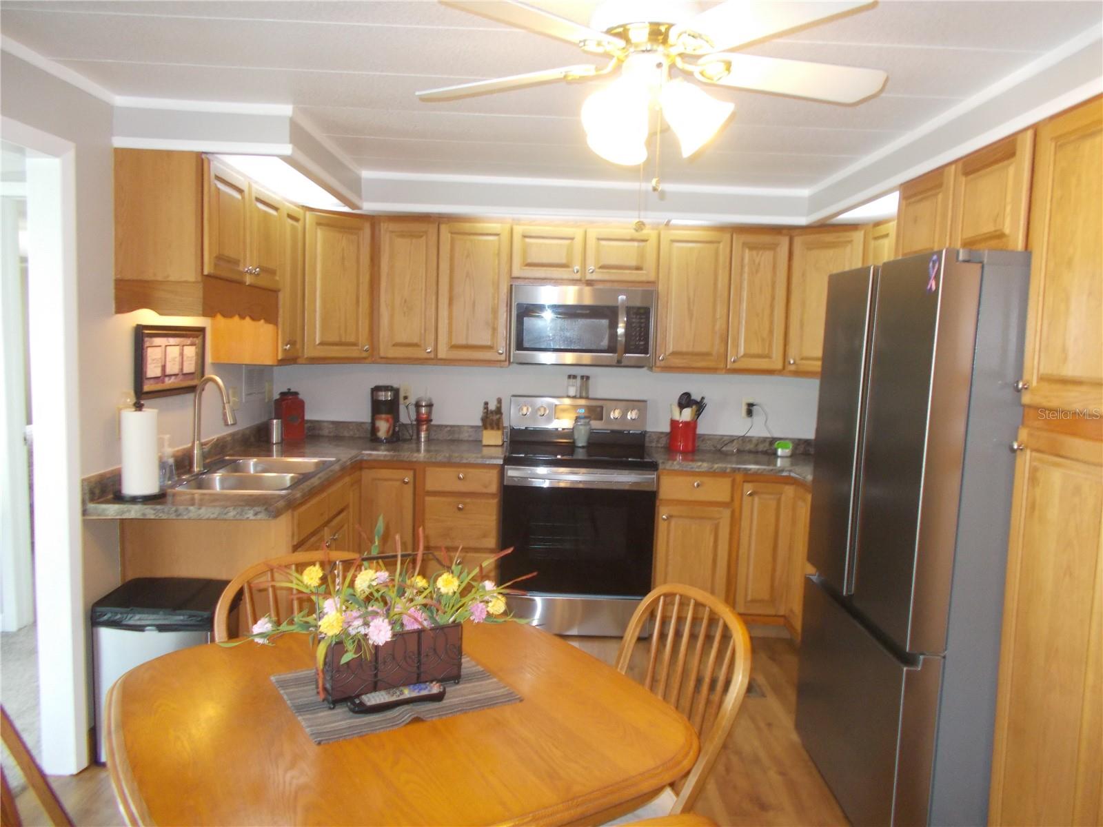 5755 Holiday Park Blvd Property Photo 2