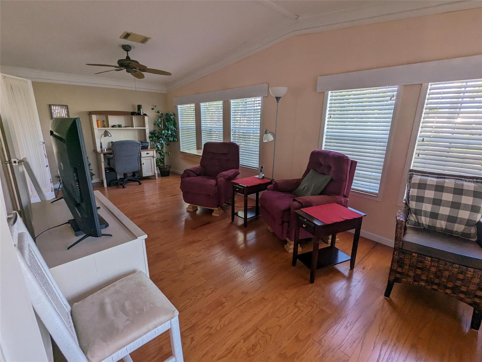 2100 Kings Hwy #21 Property Photo 4
