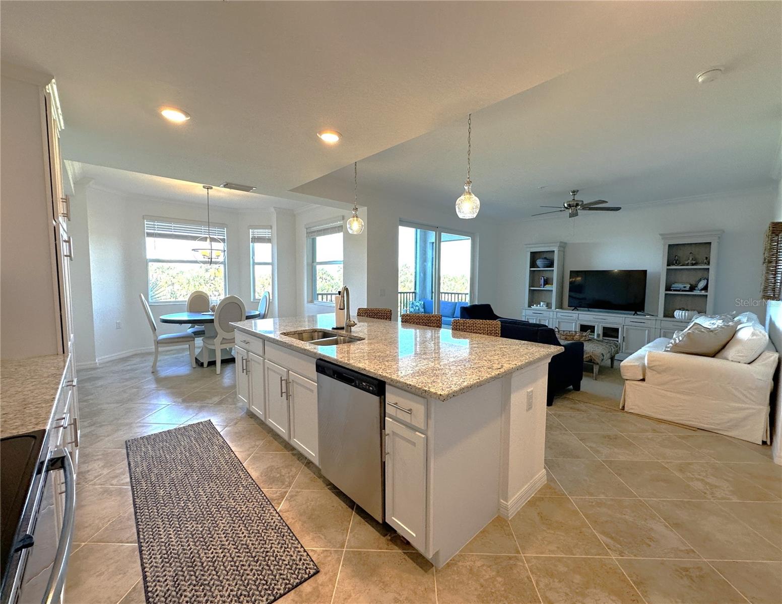 14041 Heritage Landing Blvd #627 Property Photo 5