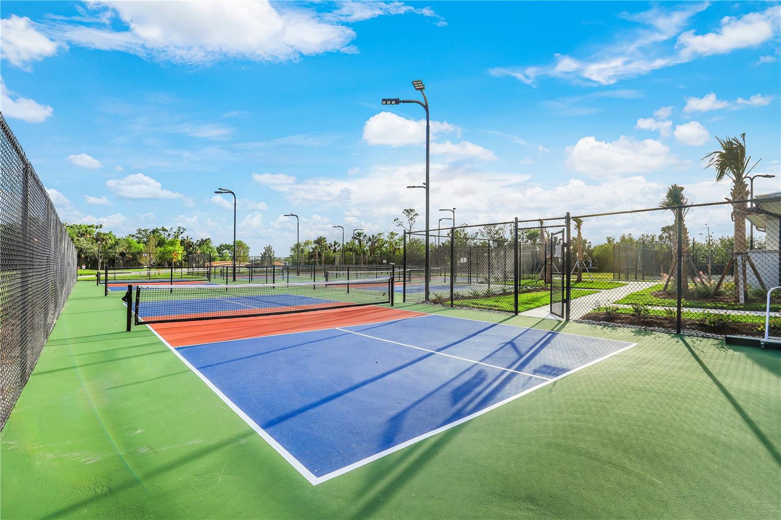 14041 Heritage Landing Blvd #627 Property Photo 29