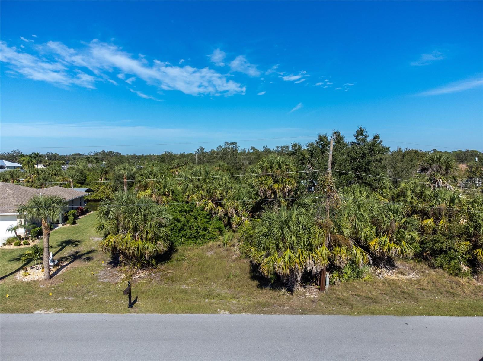 17324 Gulfspray Cir Property Photo 1