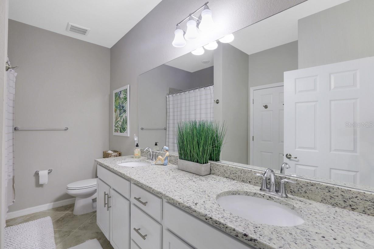 14071 Heritage Landing Blvd #331 Property Photo 17