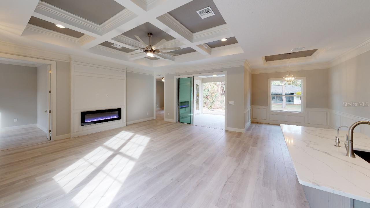 5221 San Mateo Dr Property Photo 2
