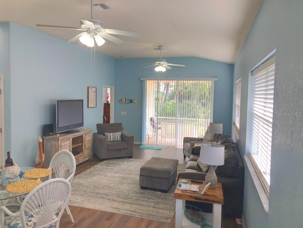 1211 Hot Springs Pt Property Photo 7