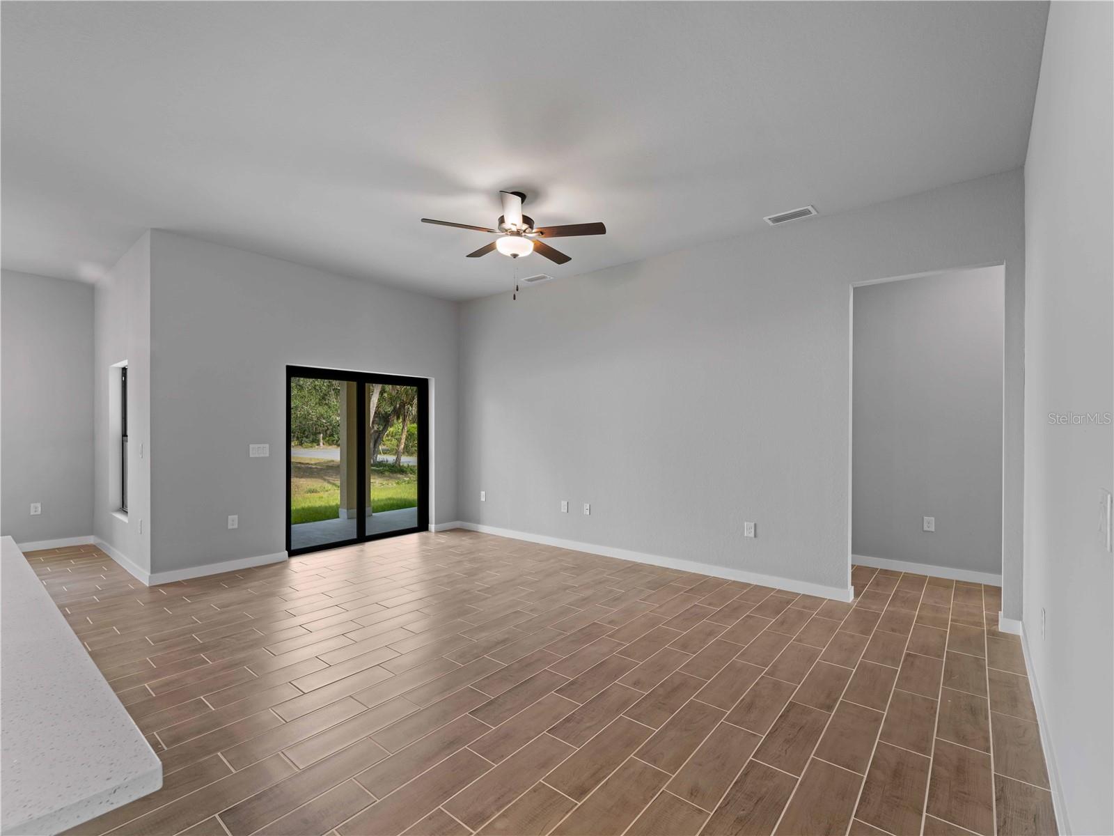 3376 Dunbar St Property Photo 19