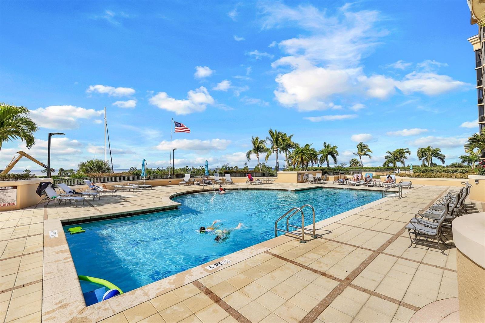 3313 Sunset Key Cir #404 Property Photo 4