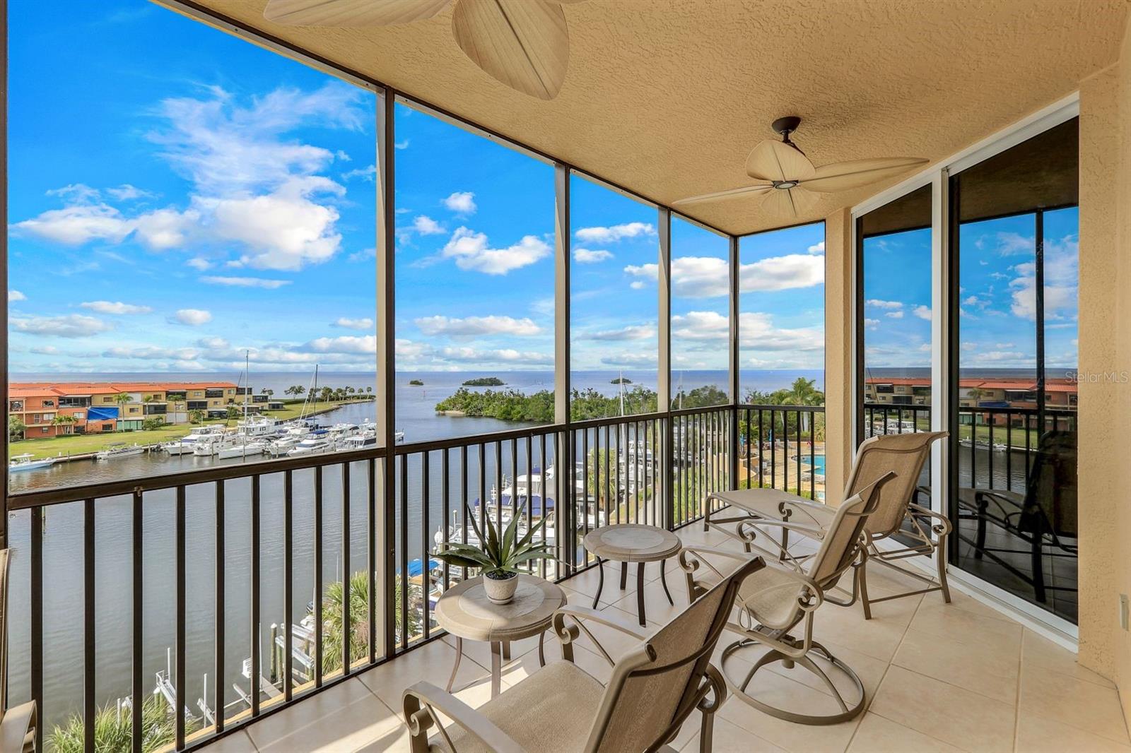 3313 Sunset Key Cir #404 Property Photo 6