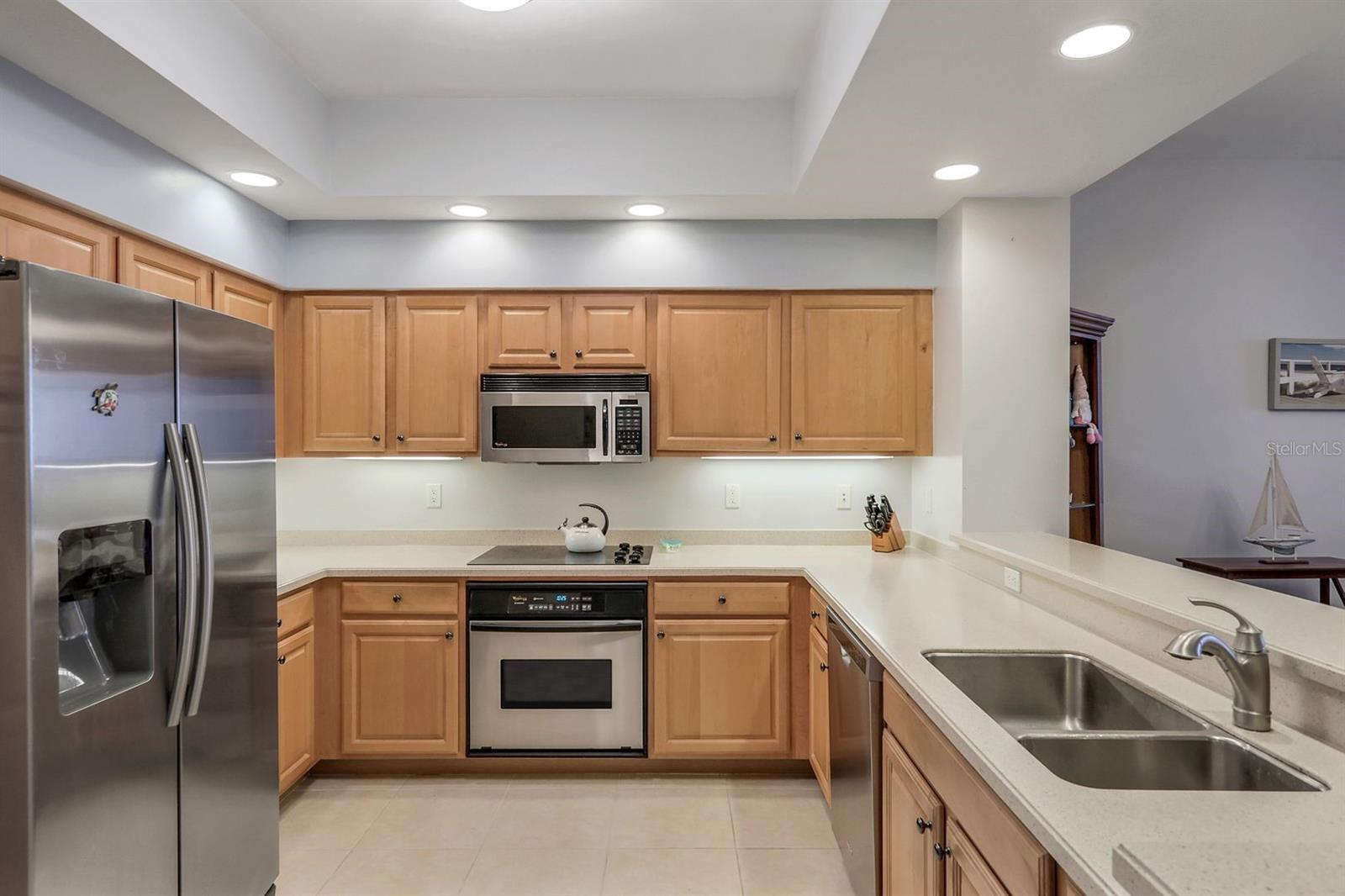 3313 Sunset Key Cir #404 Property Photo 7