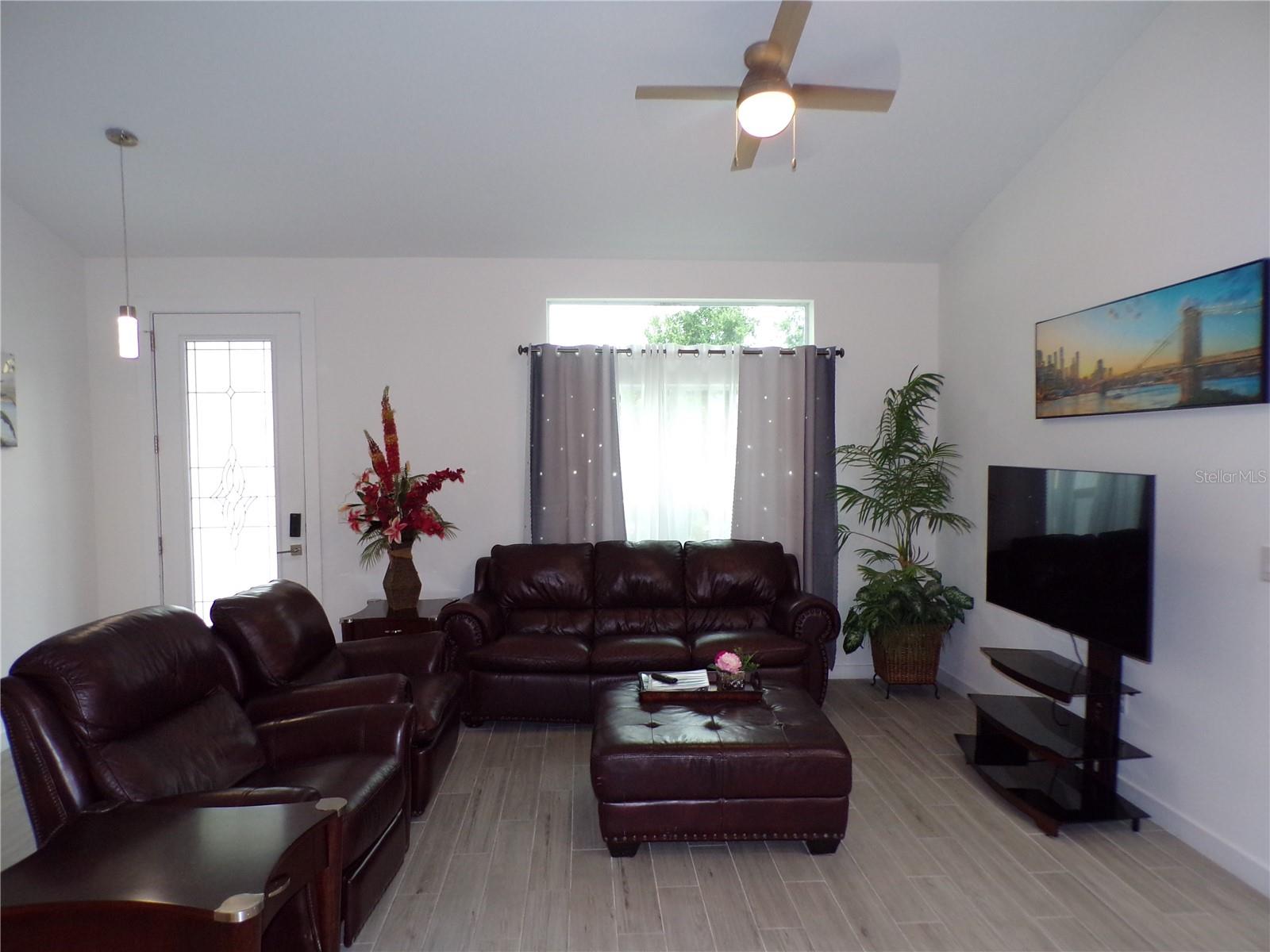 326 Millport St Nw Property Photo 4