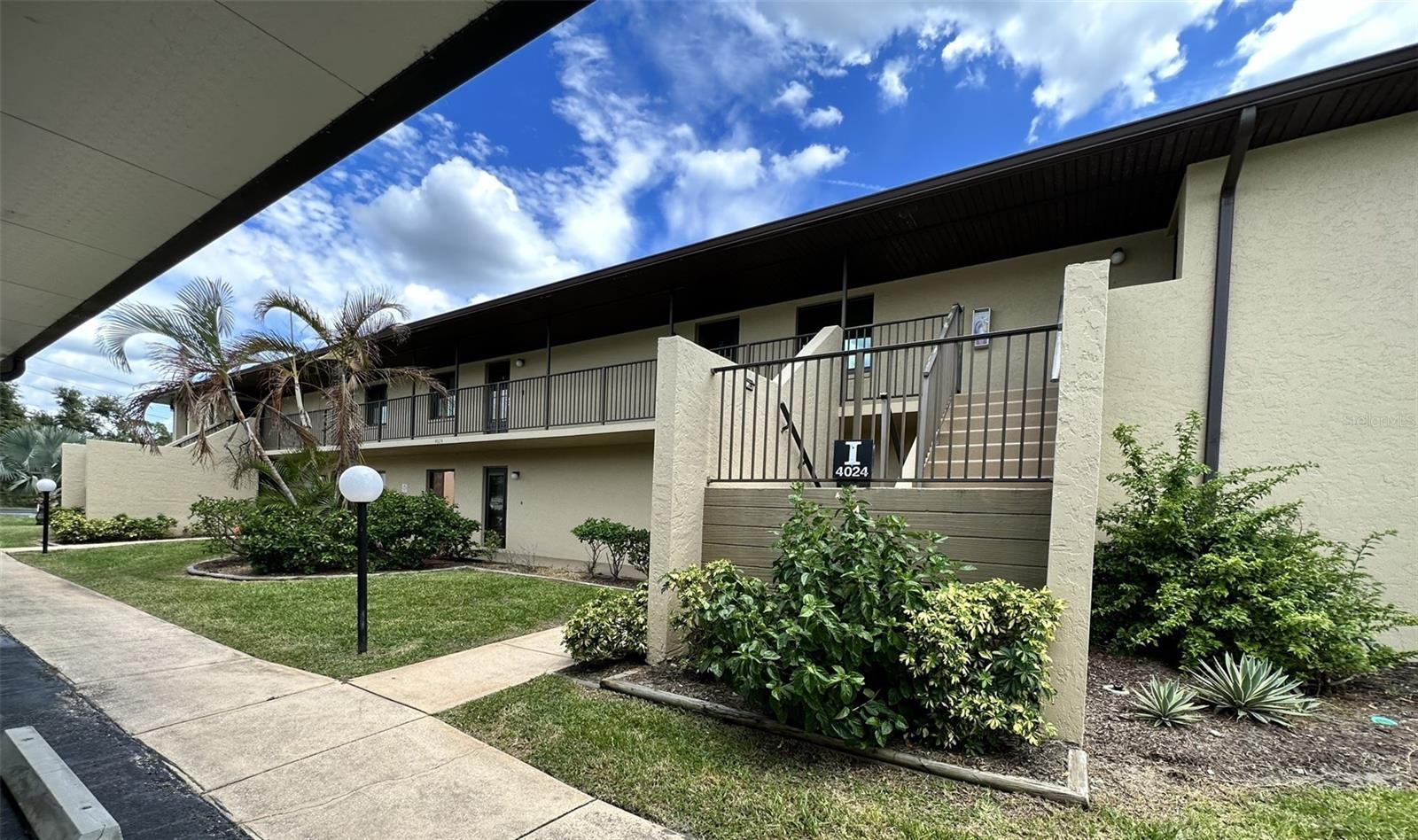 4024 OAKVIEW DR #I3 Property Photo 1