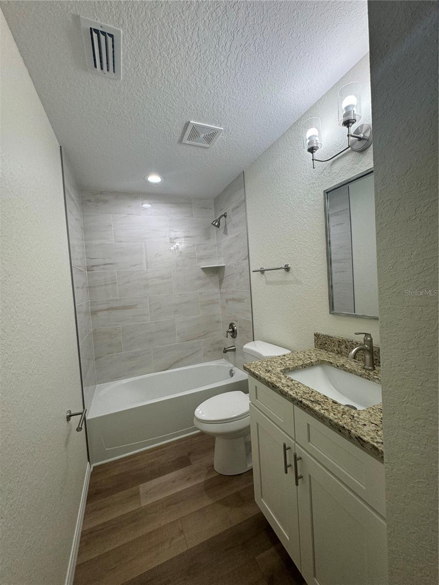 516 Clark Ln Property Photo 5