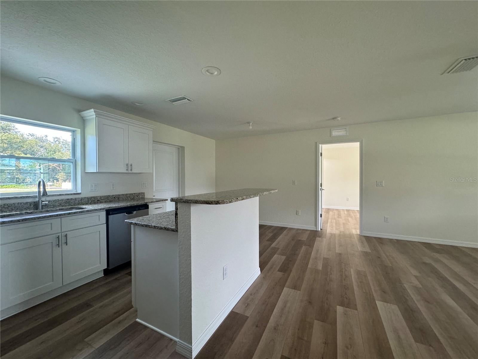 516 Clark Ln Property Photo 9