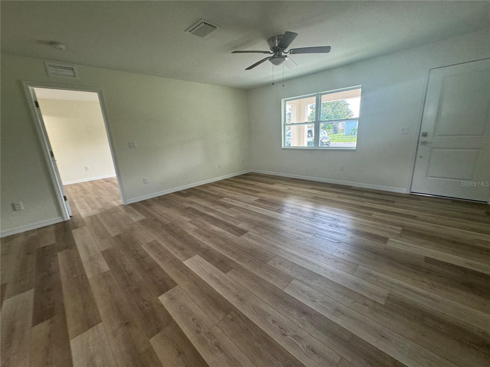 516 Clark Ln Property Photo 10